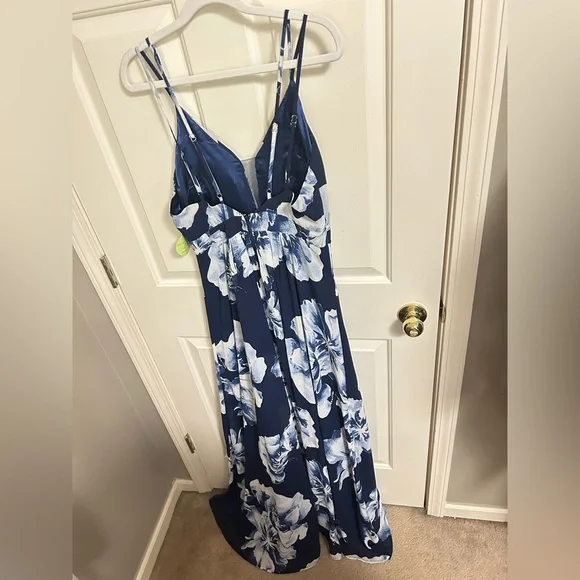 Windsor Bea Formal Floral Wrap Dress Size Medium NWT - Picture 15 of 15